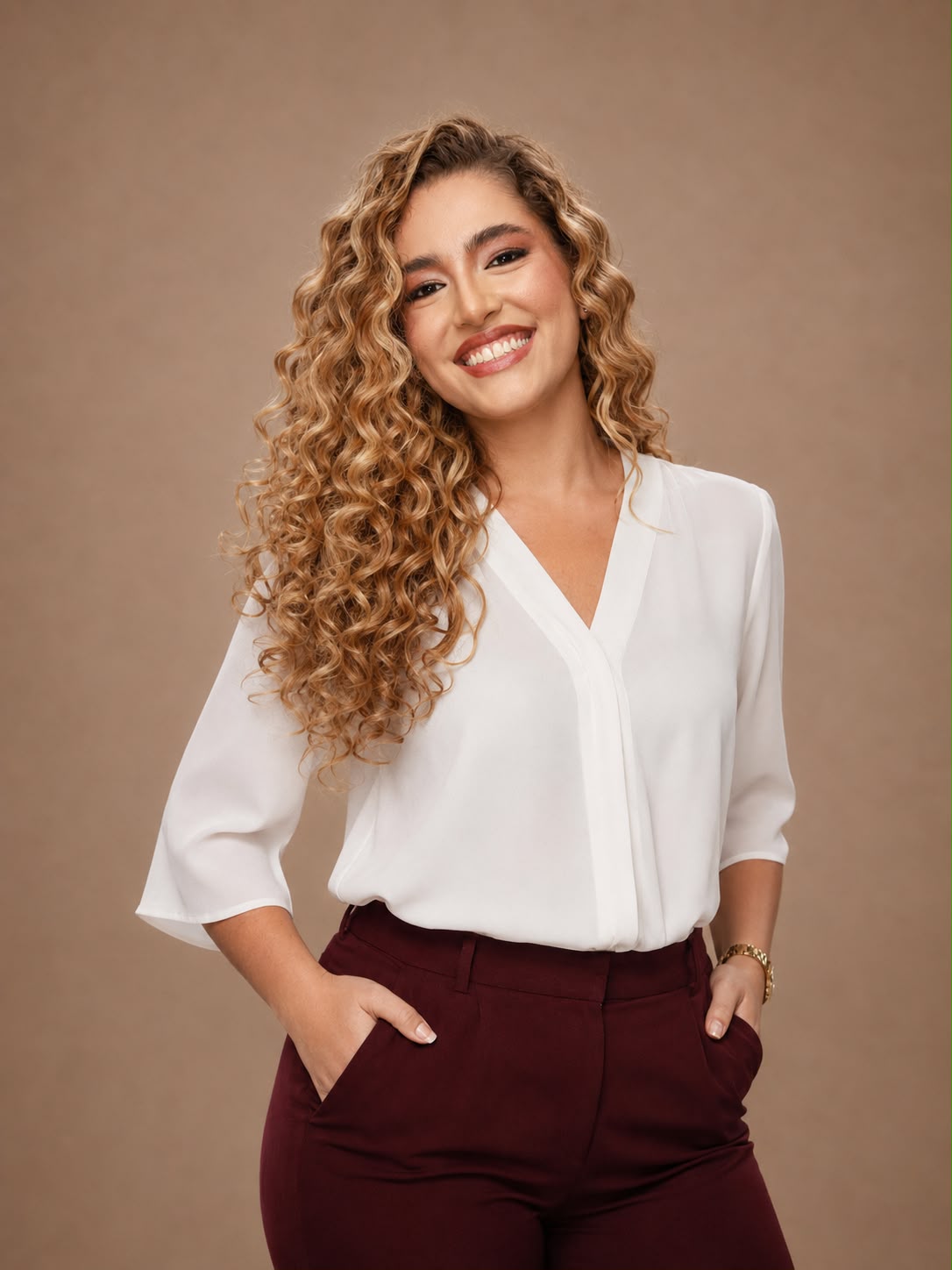 Bianca Martins — DIRETORA ADMINISTRATIVA